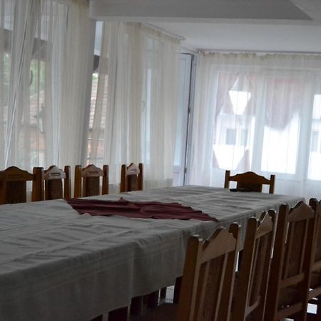 Pensiunea Iuliana Căpăţîneni-Ungureni Dış mekan fotoğraf
