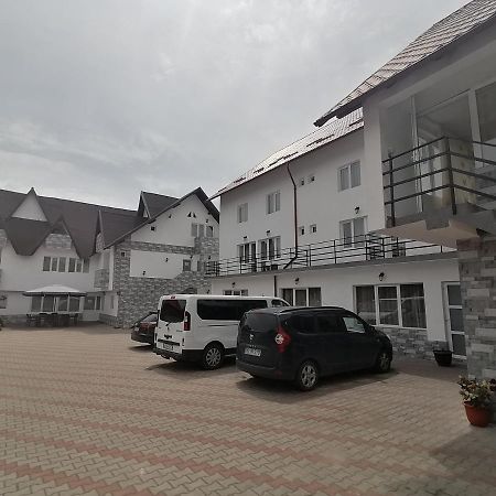 Pensiunea Iuliana Căpăţîneni-Ungureni Dış mekan fotoğraf
